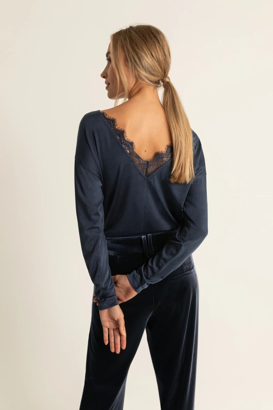 Tops Expresso | Top Met V-Hals Achter